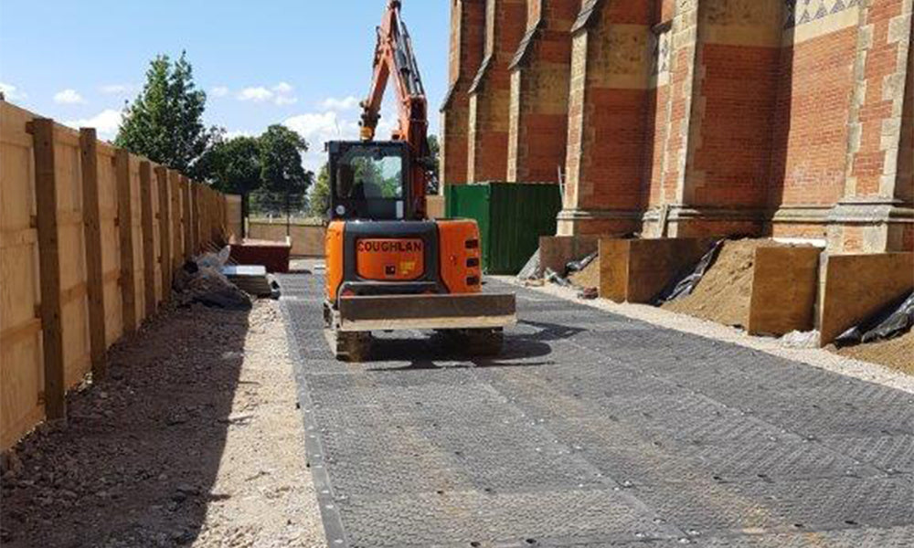 MaxiTrack Protects School Roads